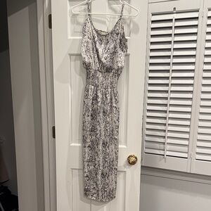 Vintage Havana Sleeveless Spotted Midi Dress in Light Gray and White